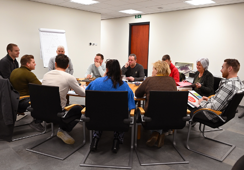 Communicatietraining door Teun Kooken voor medewerkers in de interieurbouw en meubelindustrie