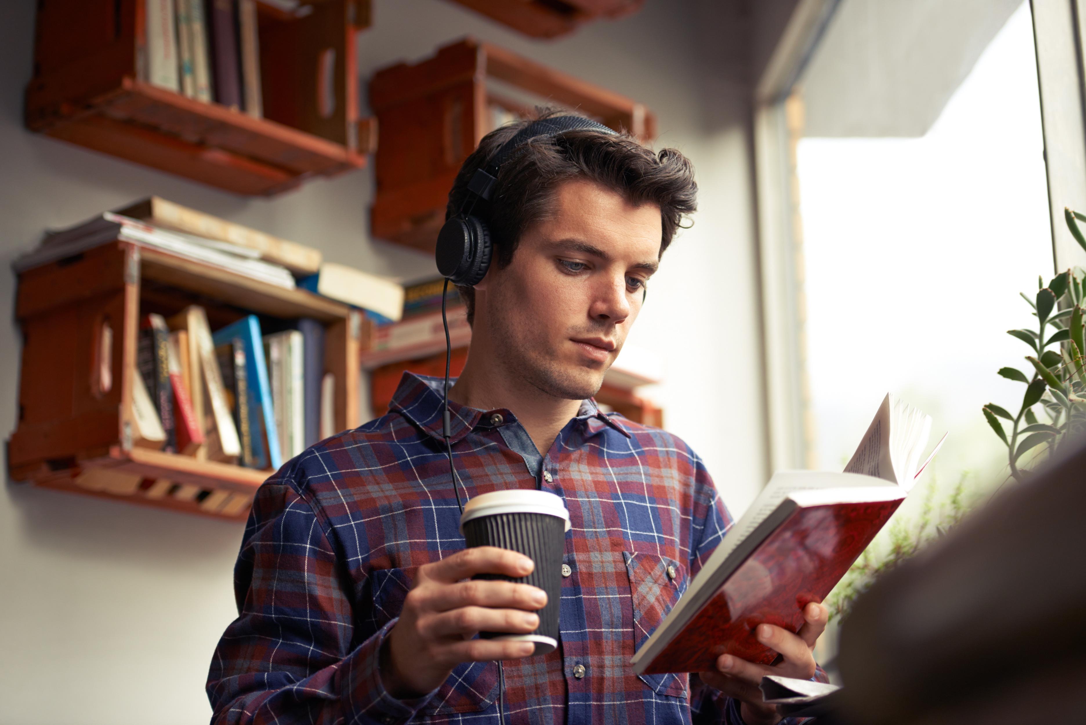 Ontdek de beste boeken en podcasts voor jouw vakantie